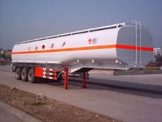 50.3m³化工液体(石油醚)运输半挂车(CLW9401GHY型)图片