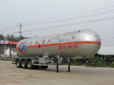 55m³液化气体(丙烯)运输半挂车(CLW9407GYQ型)图片